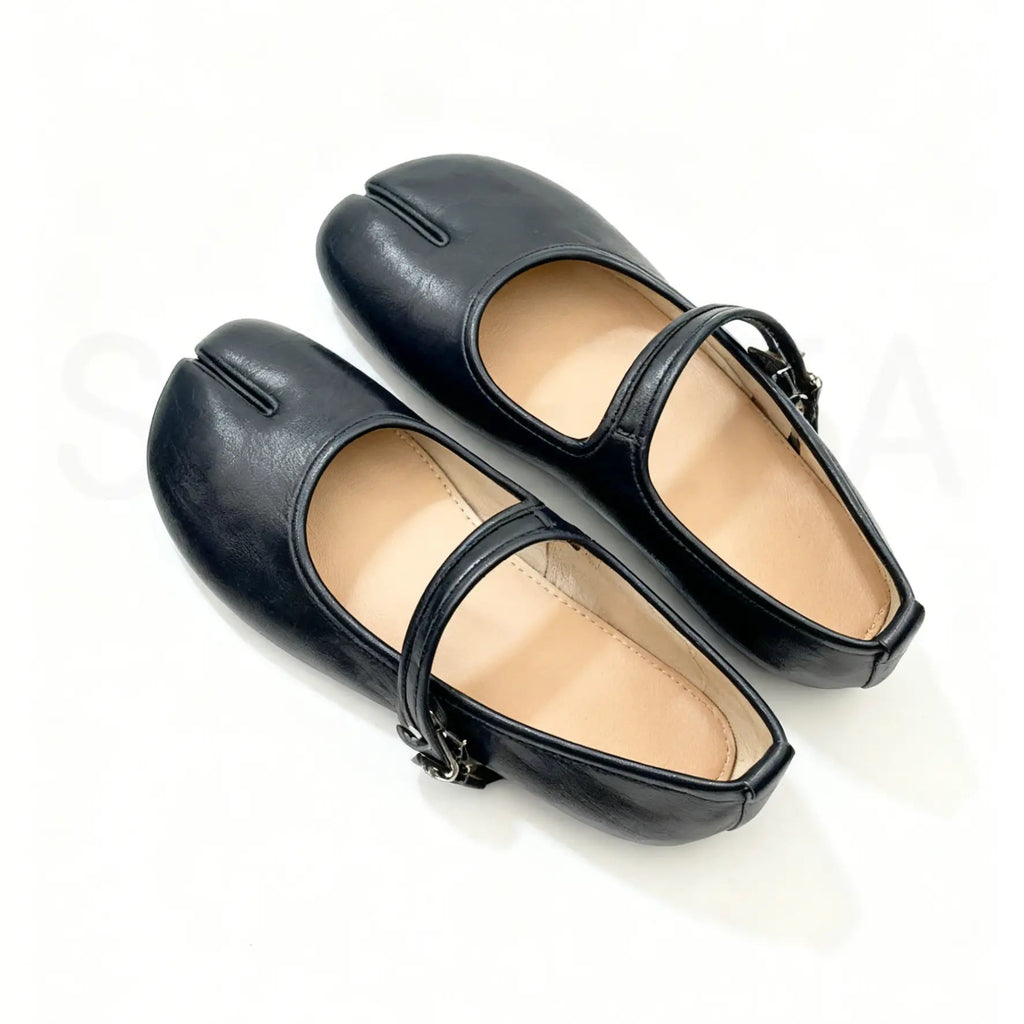Split-toe round-toe flat shoes