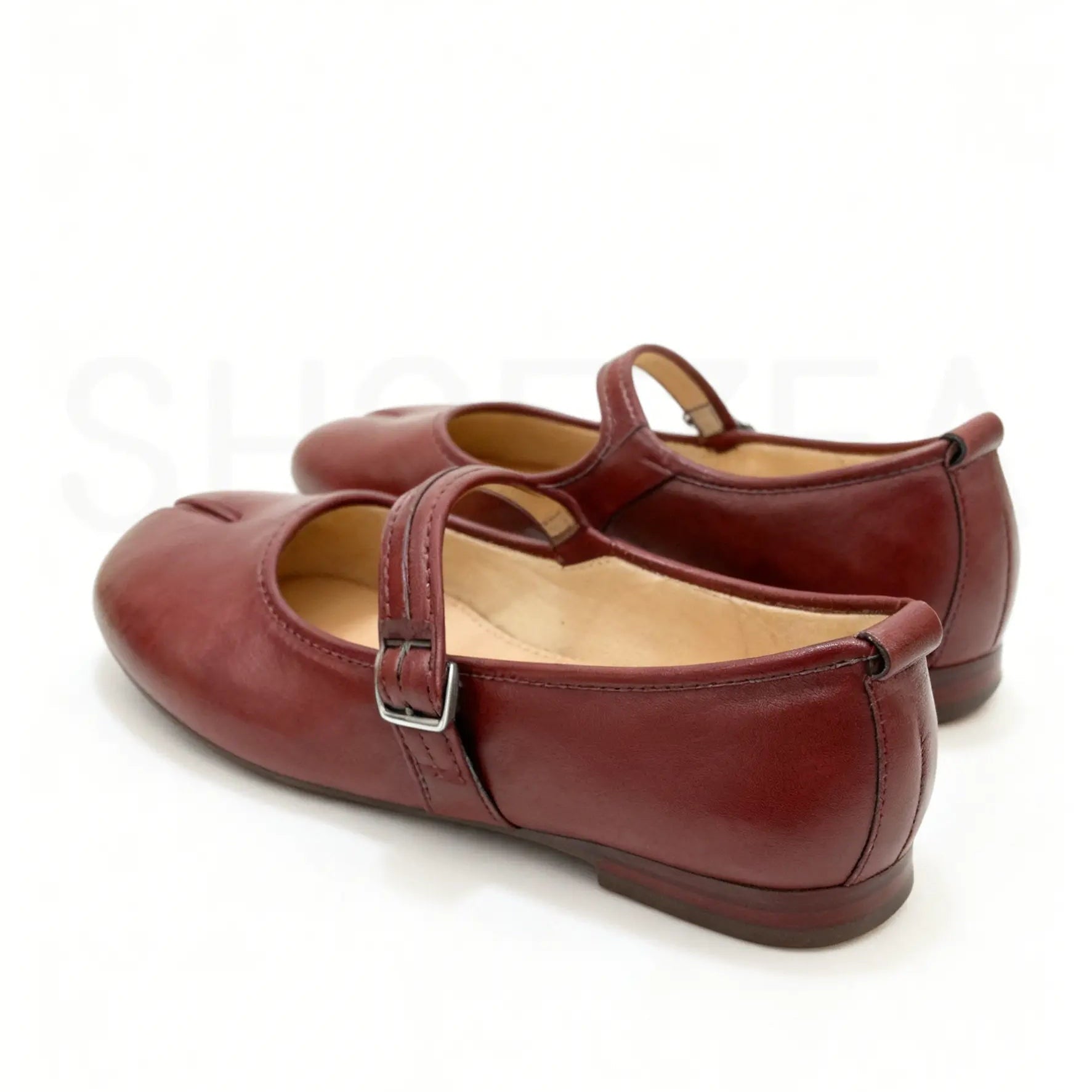 Split-toe round-toe flat shoes